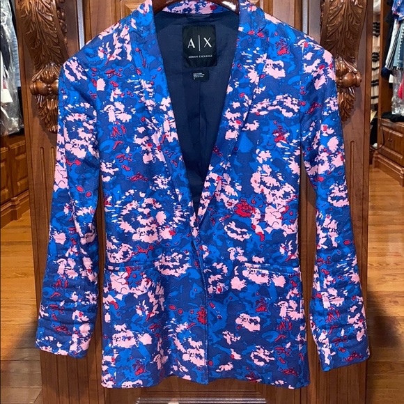 Armani Exchange suit (blazer with shorts) - Picture 3 of 8